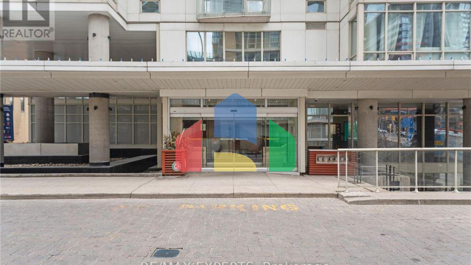 Residential - Single Family Home - Toronto, Canada - Canada