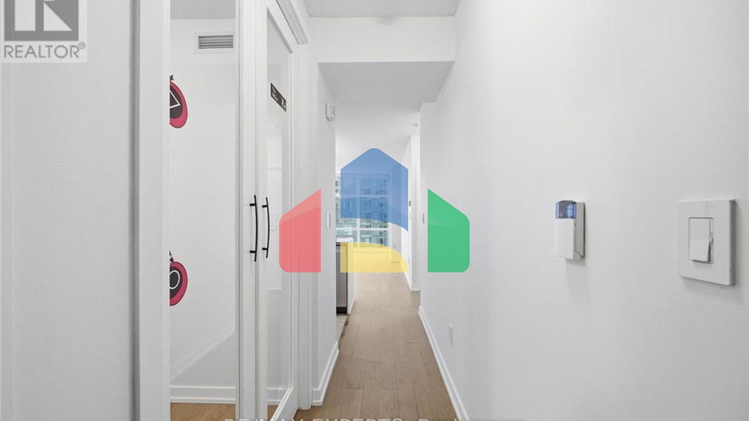 Residential - Single Family Home - Toronto, Canada - Canada