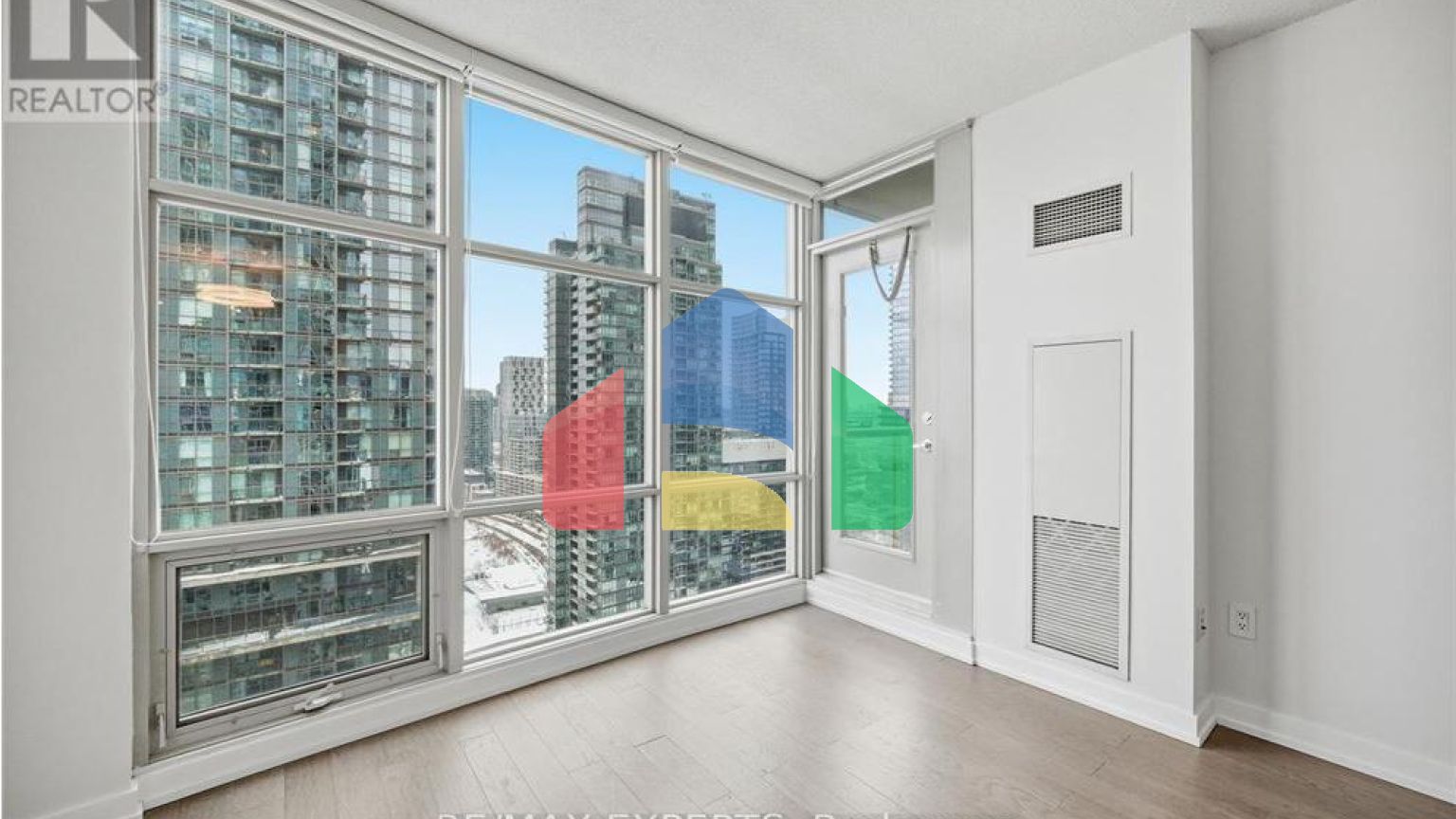 Residential - Single Family Home - Toronto, Canada - Canada