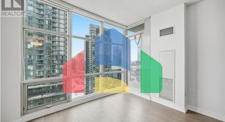 Residential - Single Family Home - Toronto, Canada - Canada