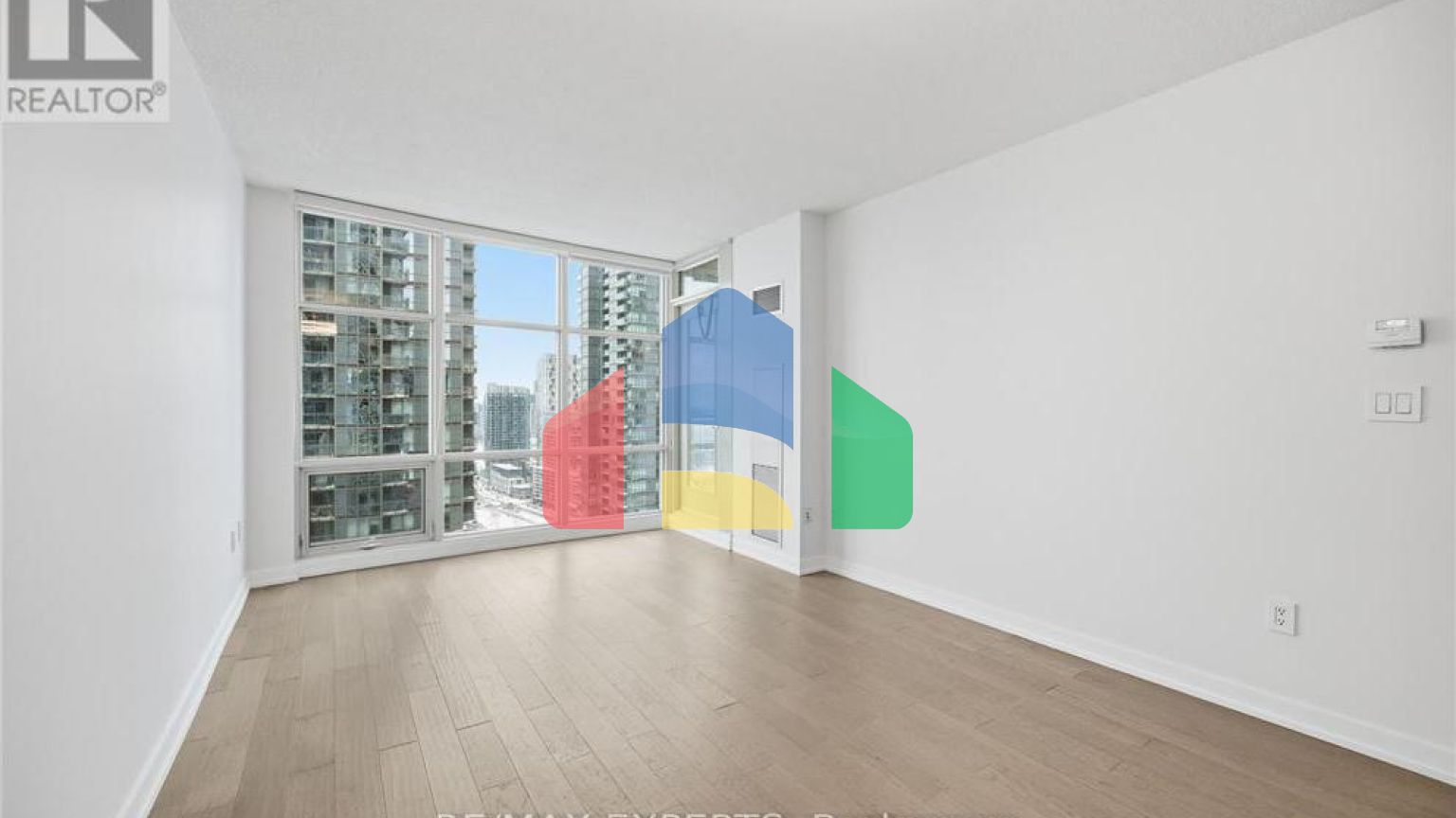 Residential - Single Family Home - Toronto, Canada - Canada