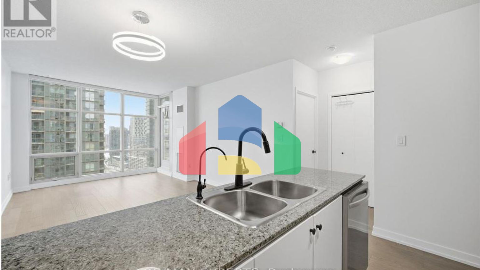 Residential - Single Family Home - Toronto, Canada - Canada