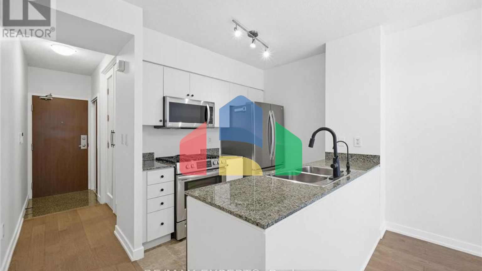 Residential - Single Family Home - Toronto, Canada - Canada