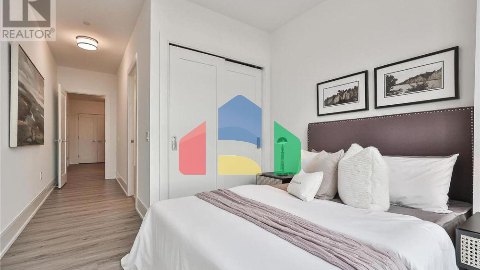 Residential - Condo/Apartment - Toronto, Canada - Canada