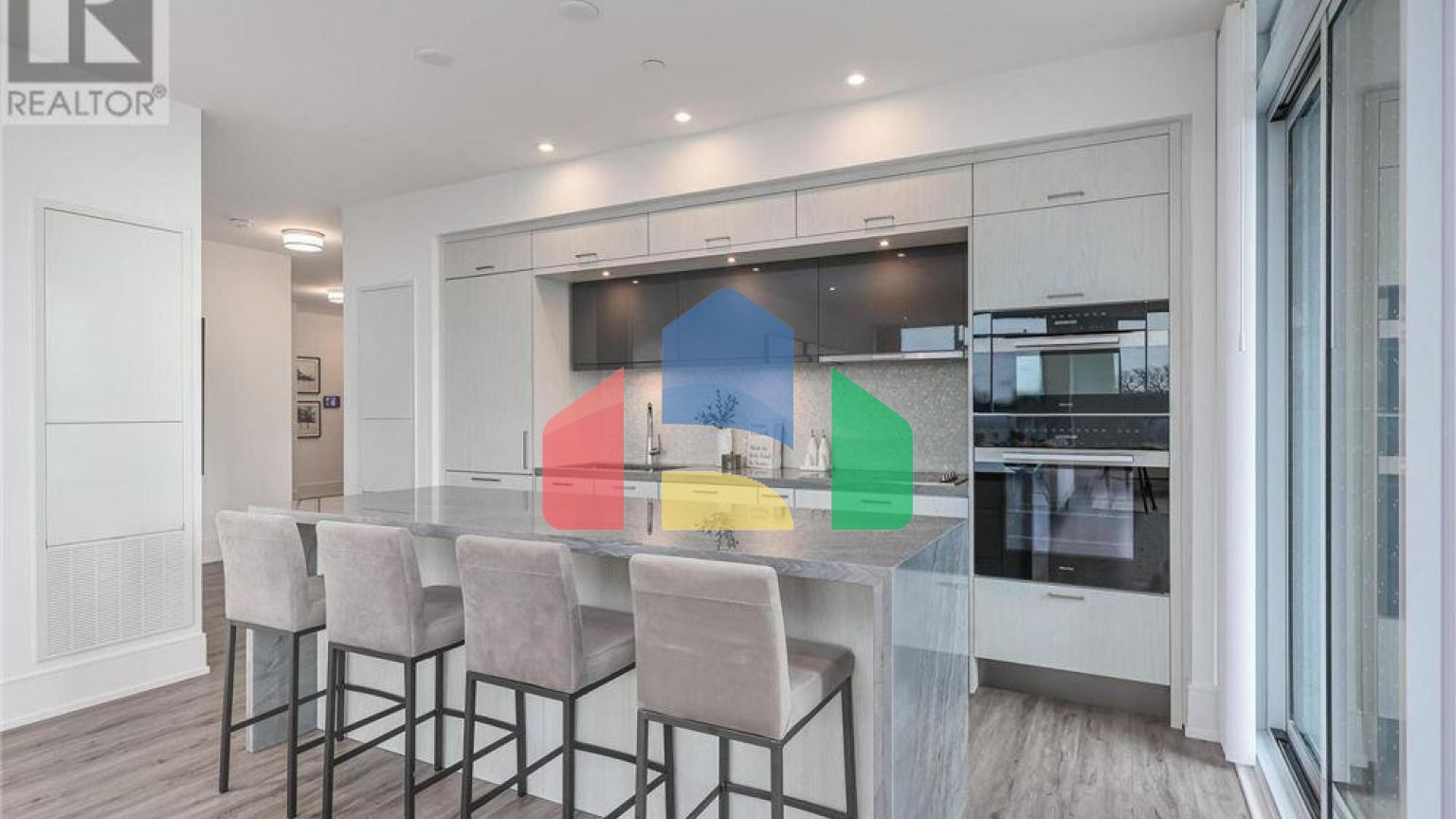 Residential - Condo/Apartment - Toronto, Canada - Canada