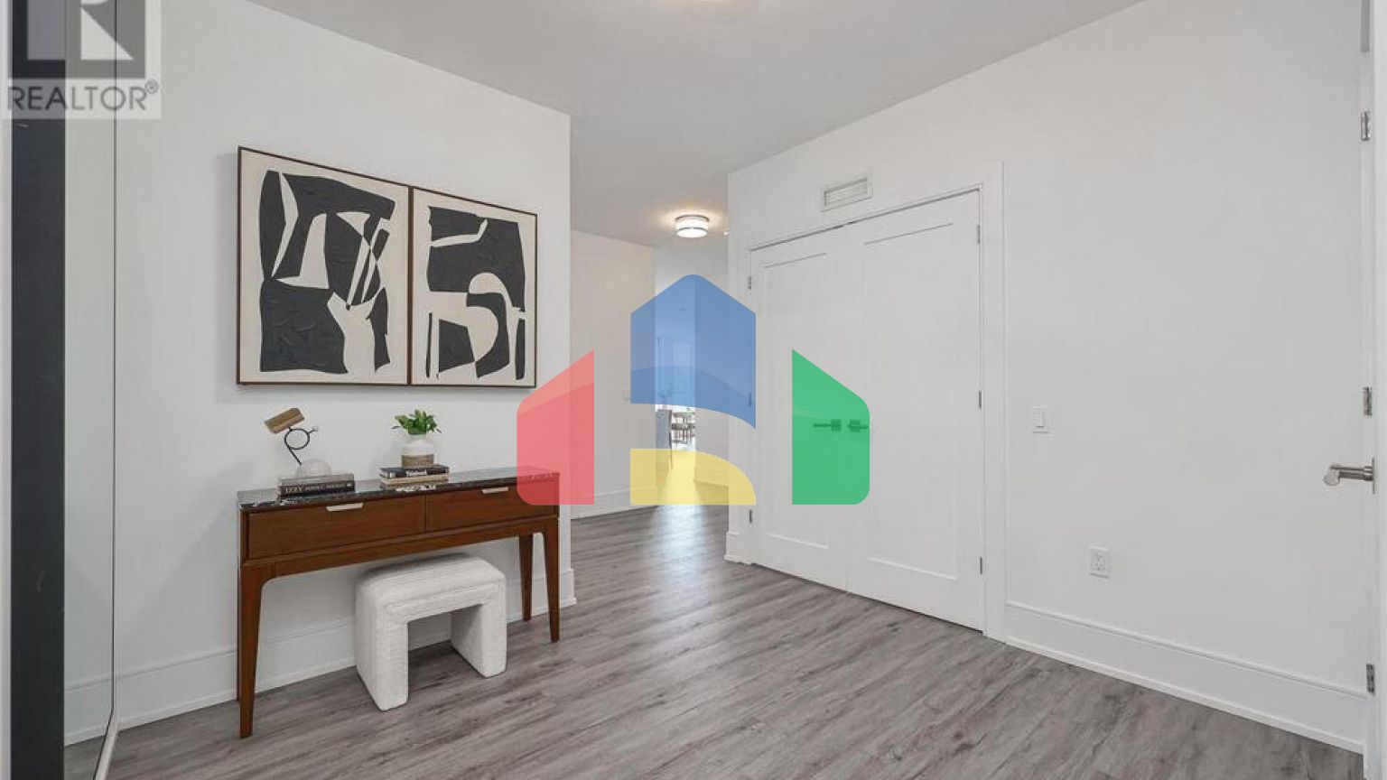 Residential - Condo/Apartment - Toronto, Canada - Canada