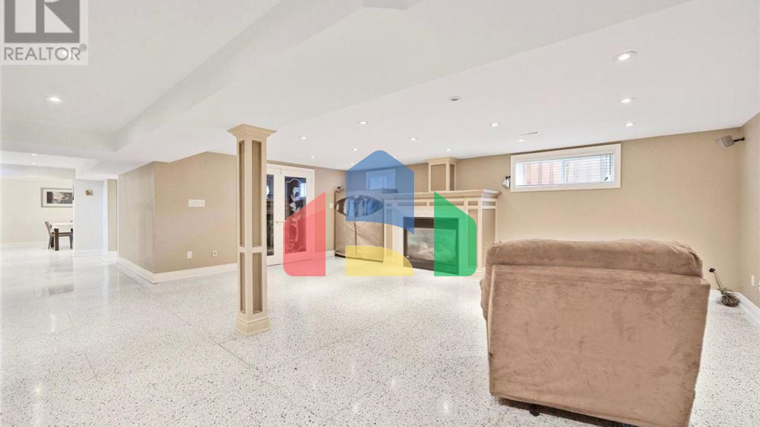 Residential - Single Family Home - Toronto, Canada - Canada