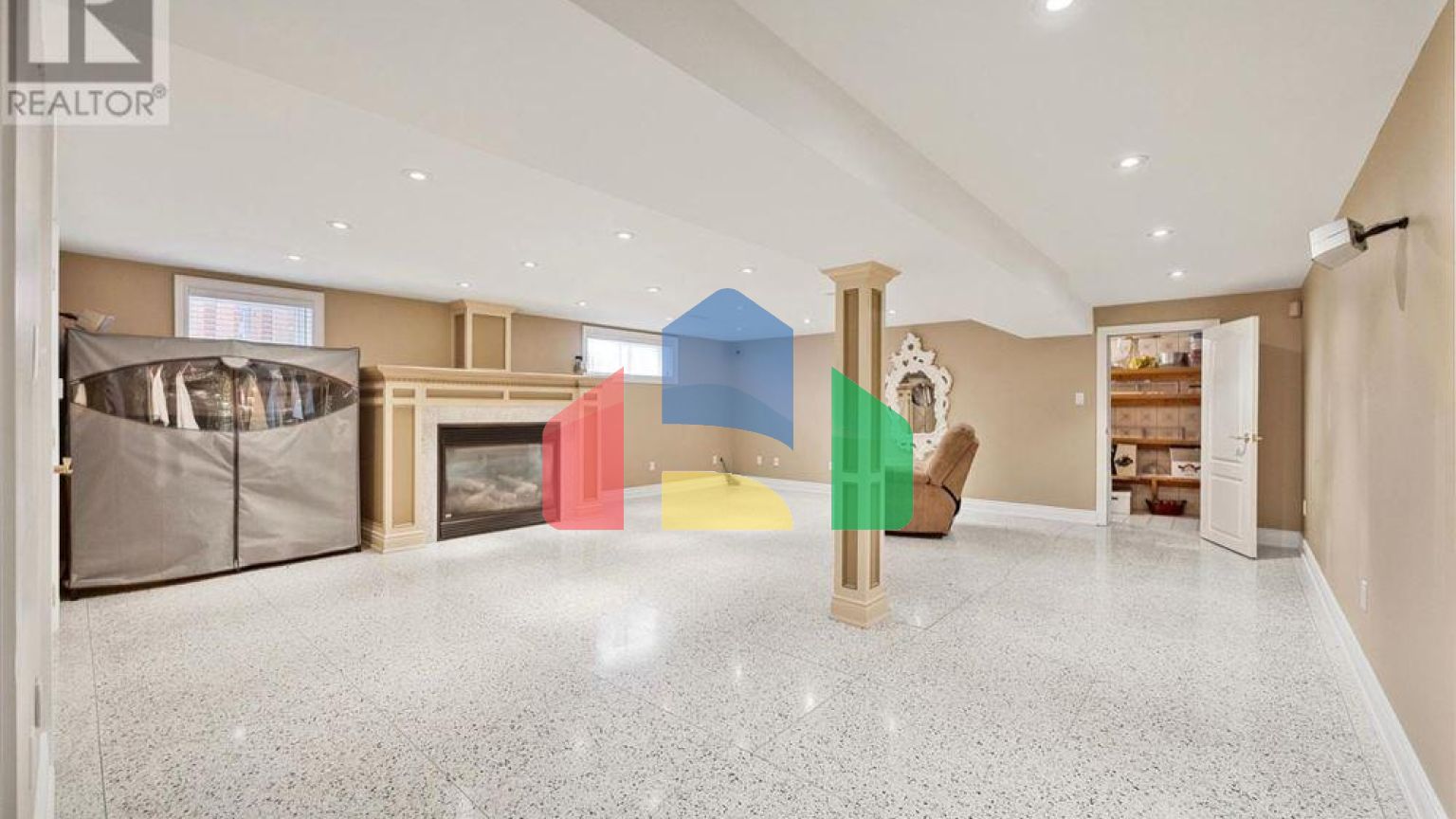 Residential - Single Family Home - Toronto, Canada - Canada