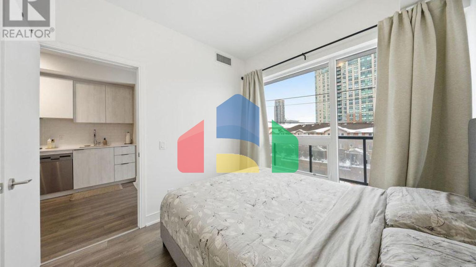 Residential - Single Family Home - Toronto, Canada - Canada