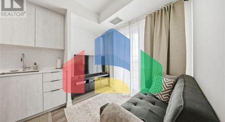 Residential - Single Family Home - Toronto, Canada - Canada