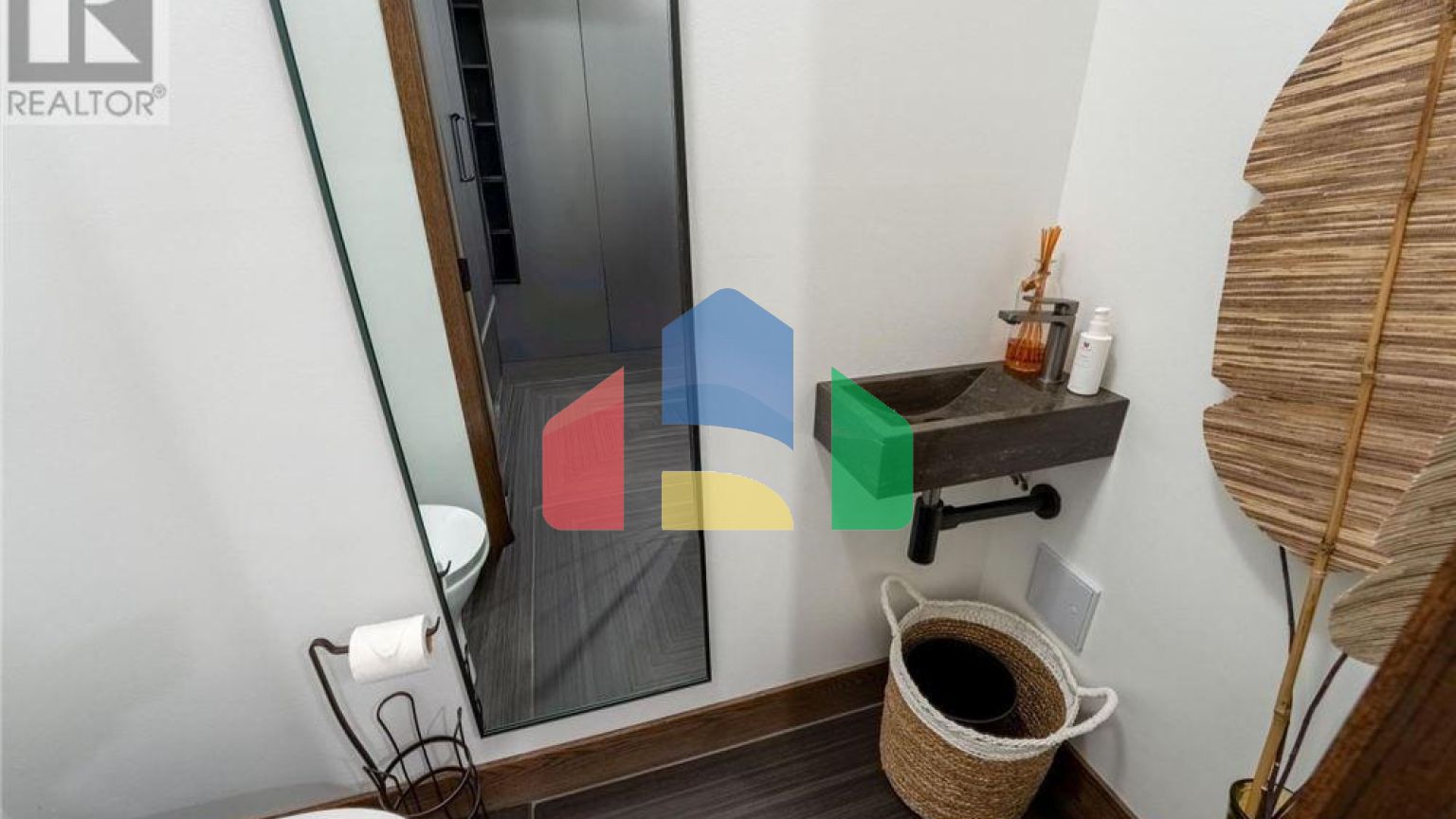 Residential - Single Family Home - Toronto, Canada - Canada