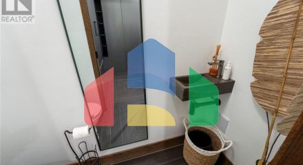 Residential - Single Family Home - Toronto, Canada - Canada