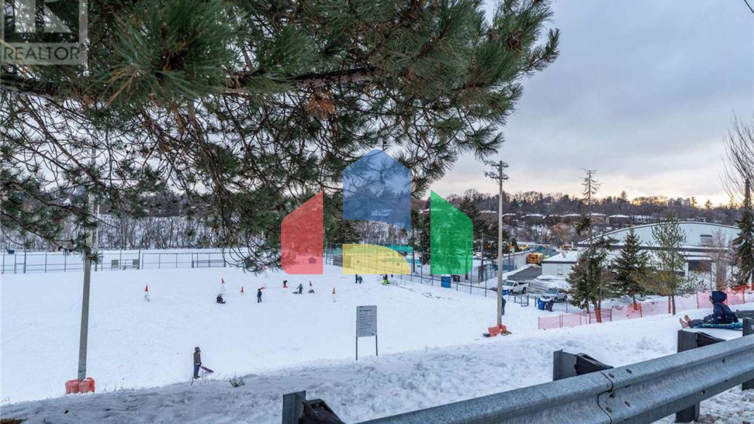 Residential - Single Family Home - Toronto, Canada - Canada