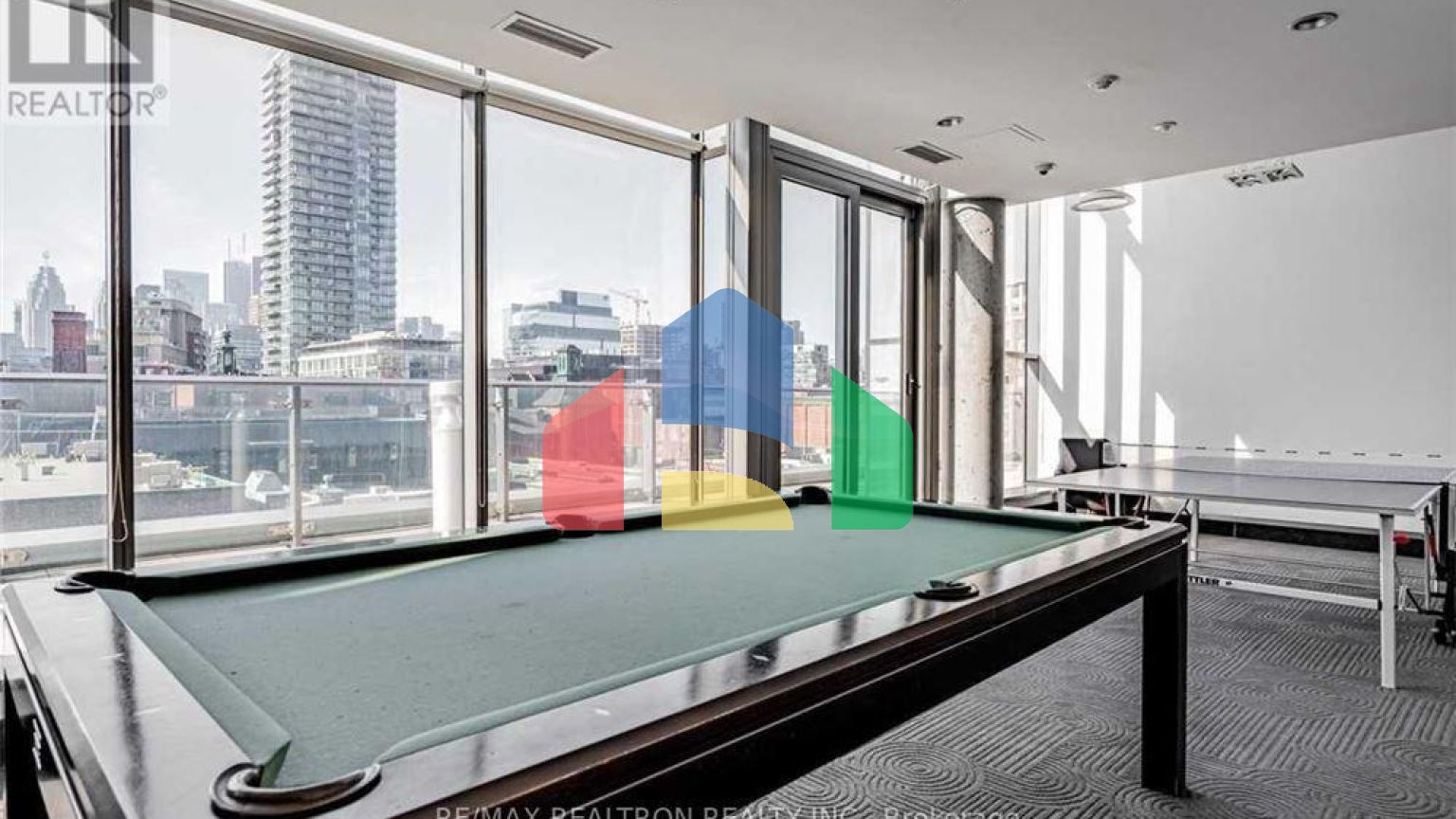 Residential - Single Family Home - Toronto, Canada - Canada