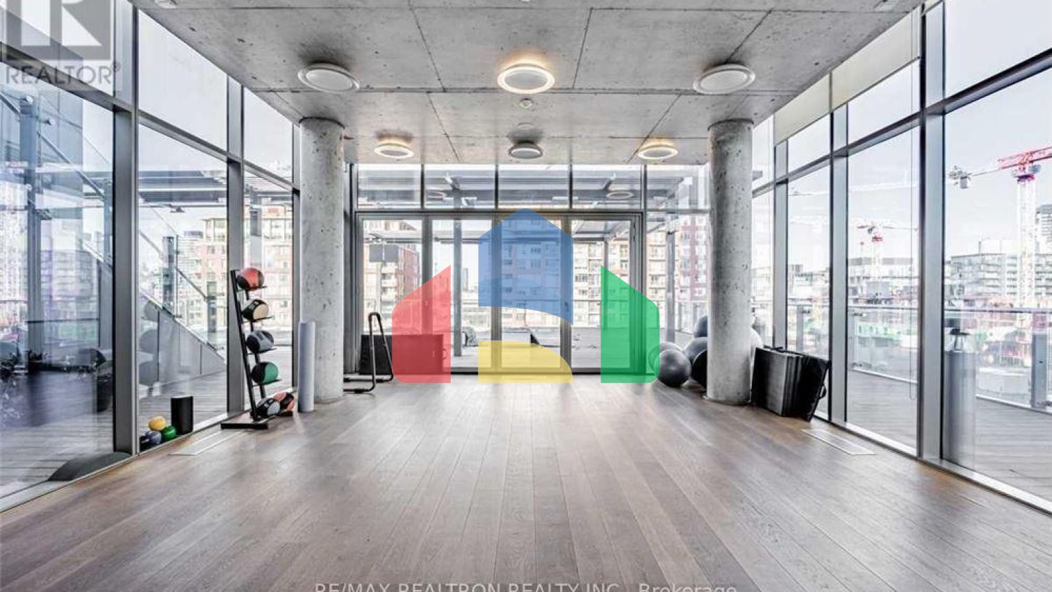 Residential - Single Family Home - Toronto, Canada - Canada