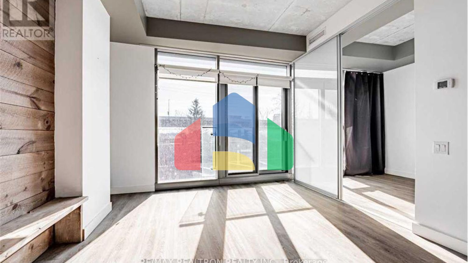 Residential - Single Family Home - Toronto, Canada - Canada