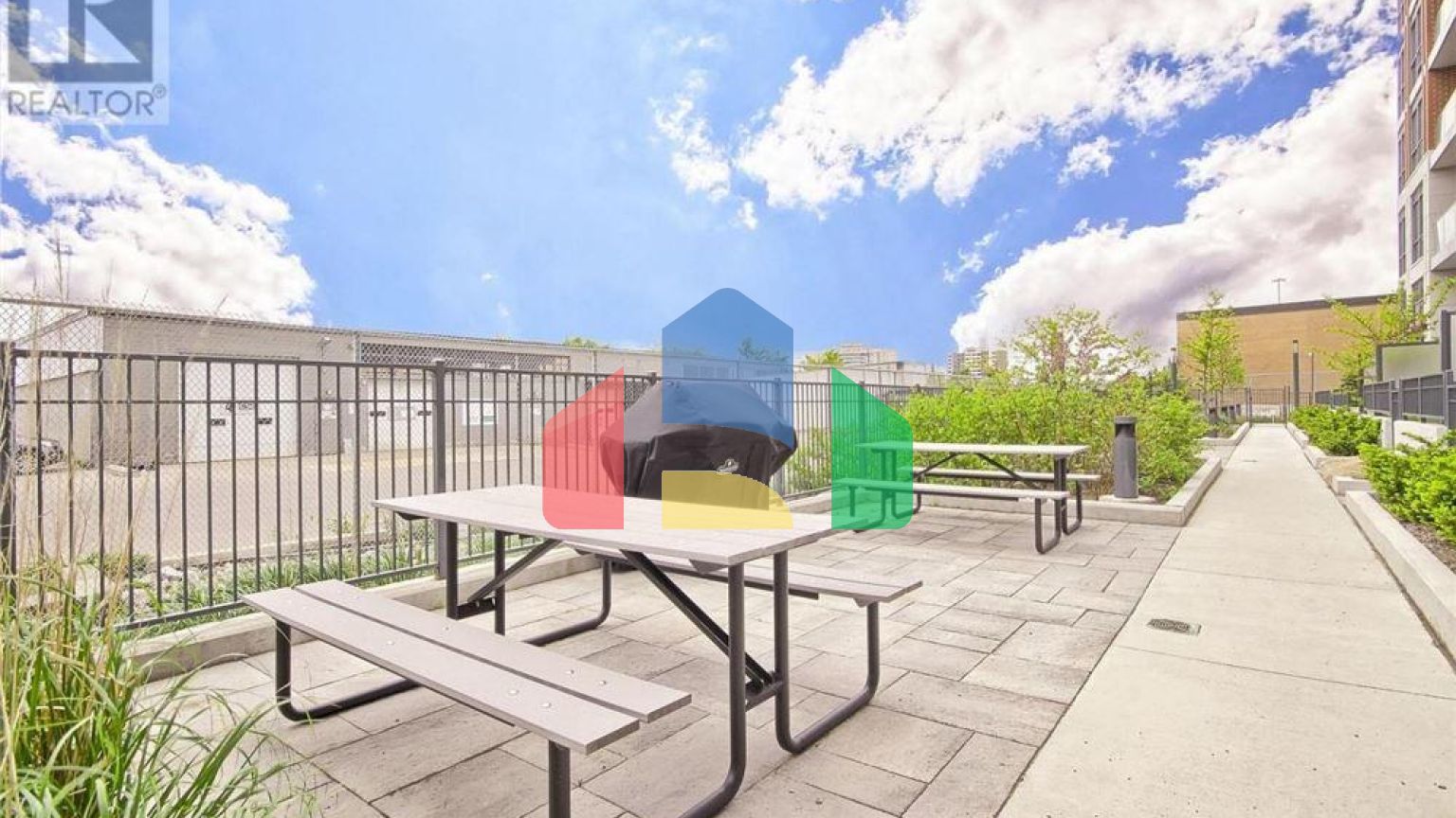 Residential - Single Family Home - Toronto, Canada - Canada