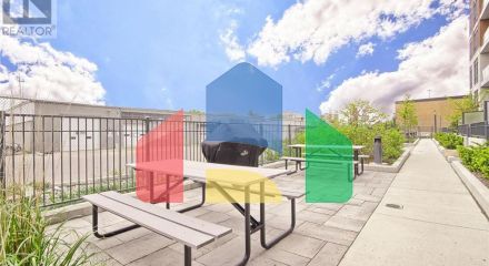 Residential - Single Family Home - Toronto, Canada - Canada