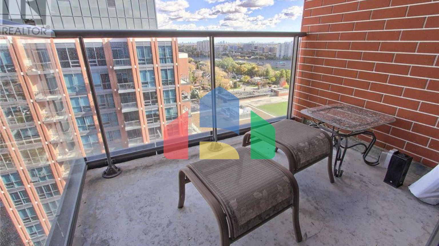 Residential - Single Family Home - Toronto, Canada - Canada