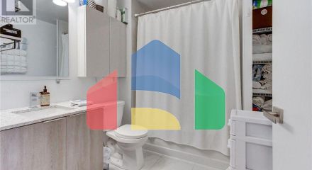 Residential - Single Family Home - Toronto, Canada - Canada