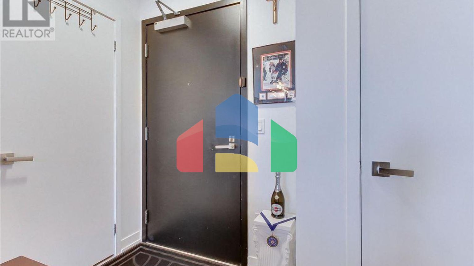 Residential - Single Family Home - Toronto, Canada - Canada