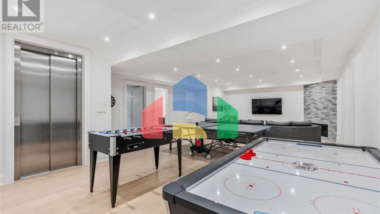 Residential - Single Family Home - Toronto, Canada - Canada