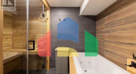 Residential - Single Family Home - Toronto, Canada - Canada