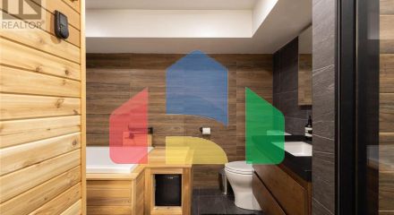 Residential - Single Family Home - Toronto, Canada - Canada