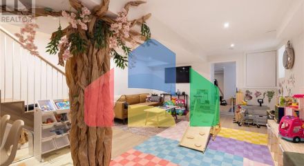 Residential - Single Family Home - Toronto, Canada - Canada