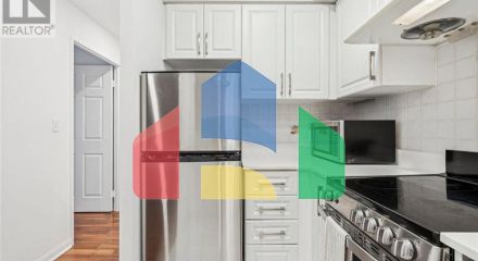 Residential - Single Family Home - Toronto, Canada - Canada