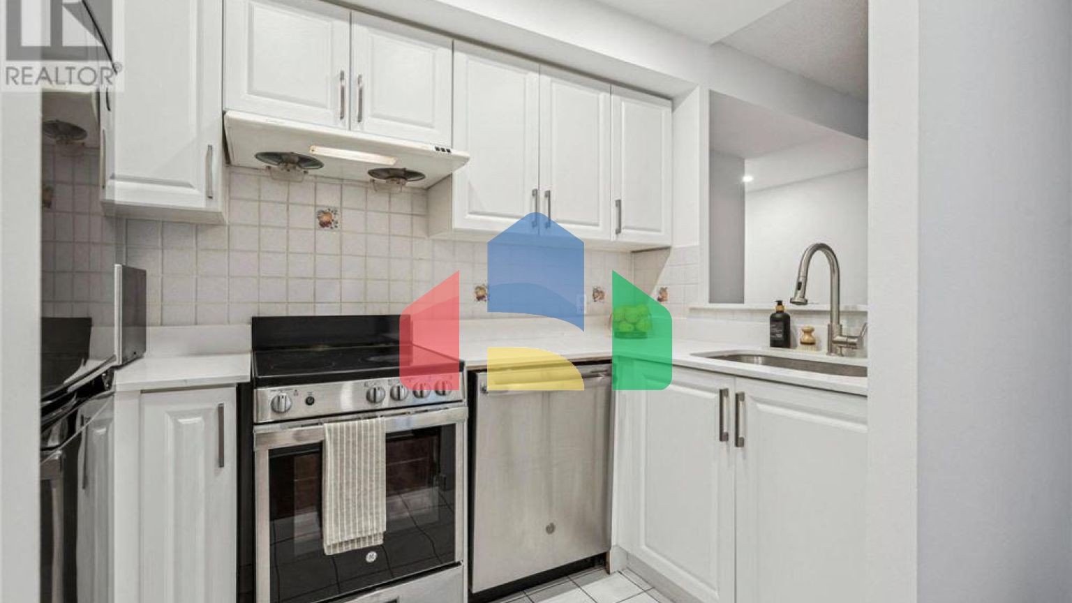 Residential - Single Family Home - Toronto, Canada - Canada