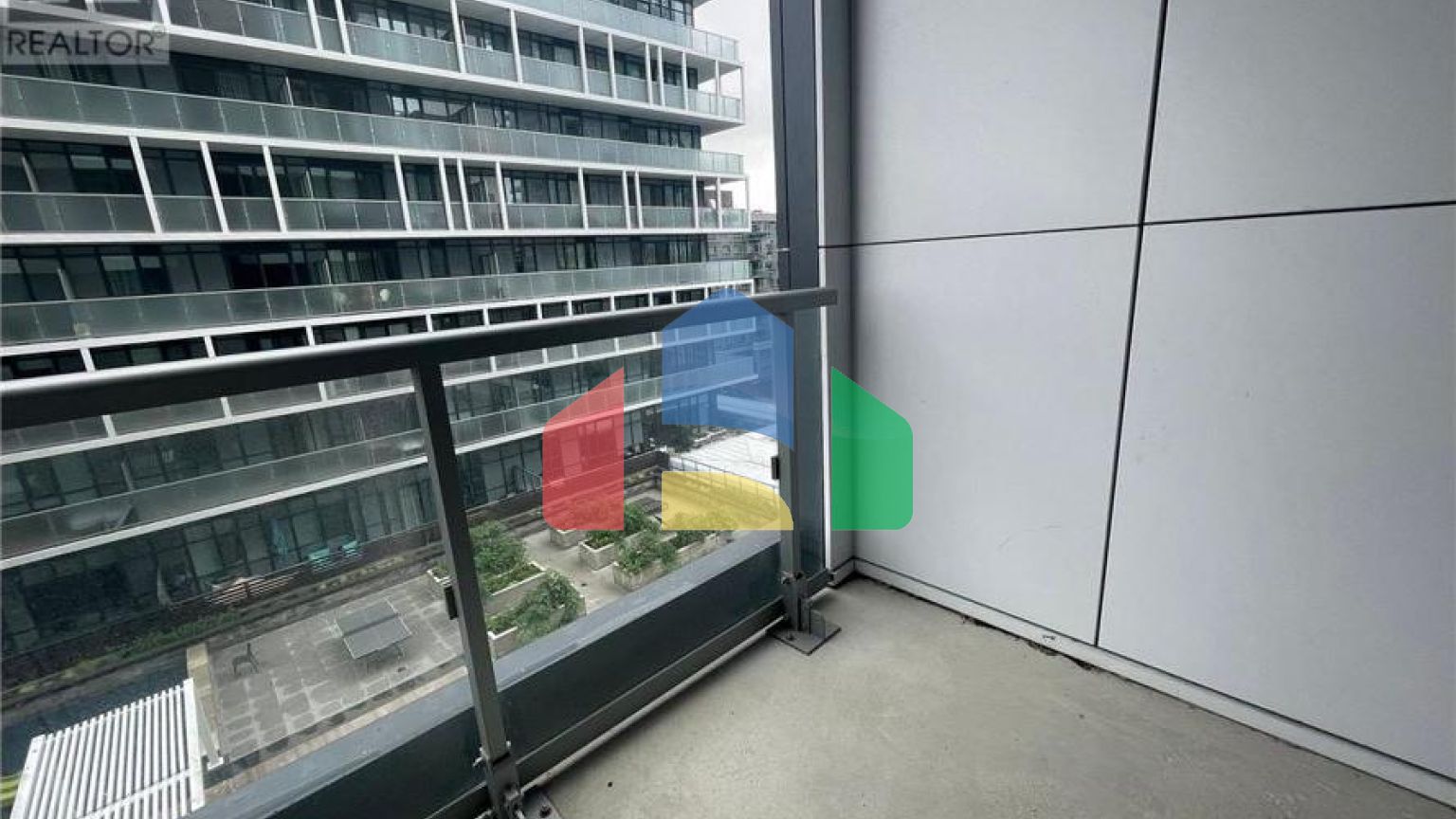 Residential - Single Family Home - Toronto, Canada - Canada