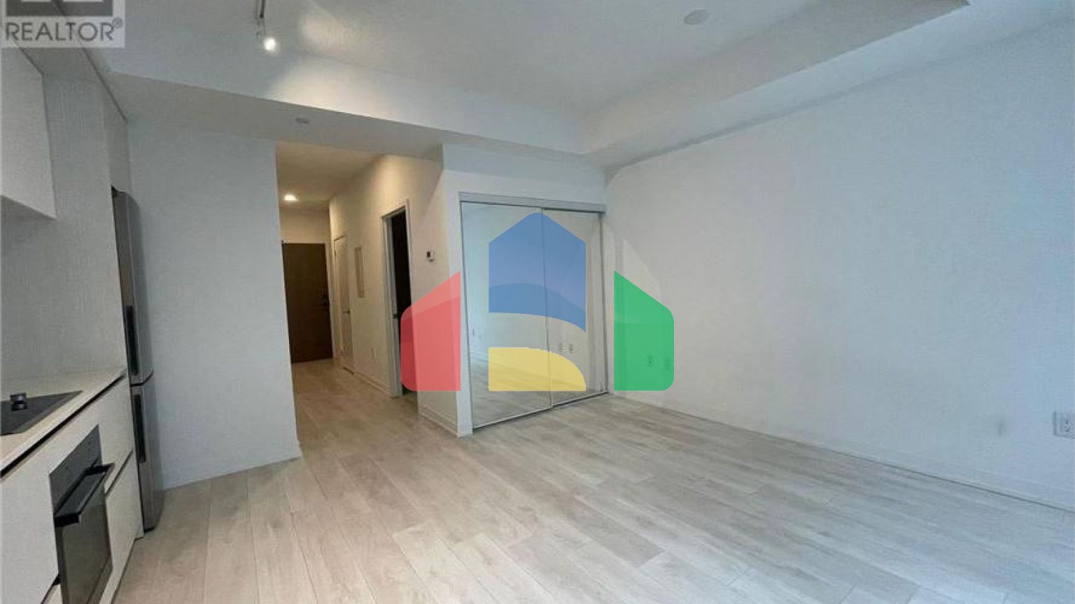 Residential - Single Family Home - Toronto, Canada - Canada