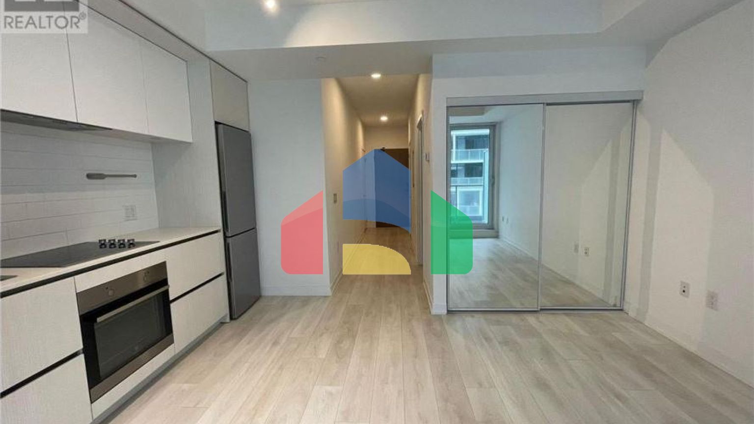 Residential - Single Family Home - Toronto, Canada - Canada