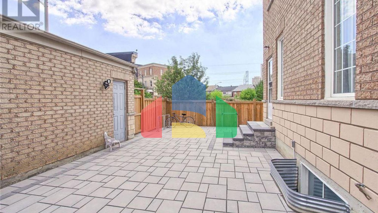 Residential - Single Family Home - Toronto, Canada - Canada