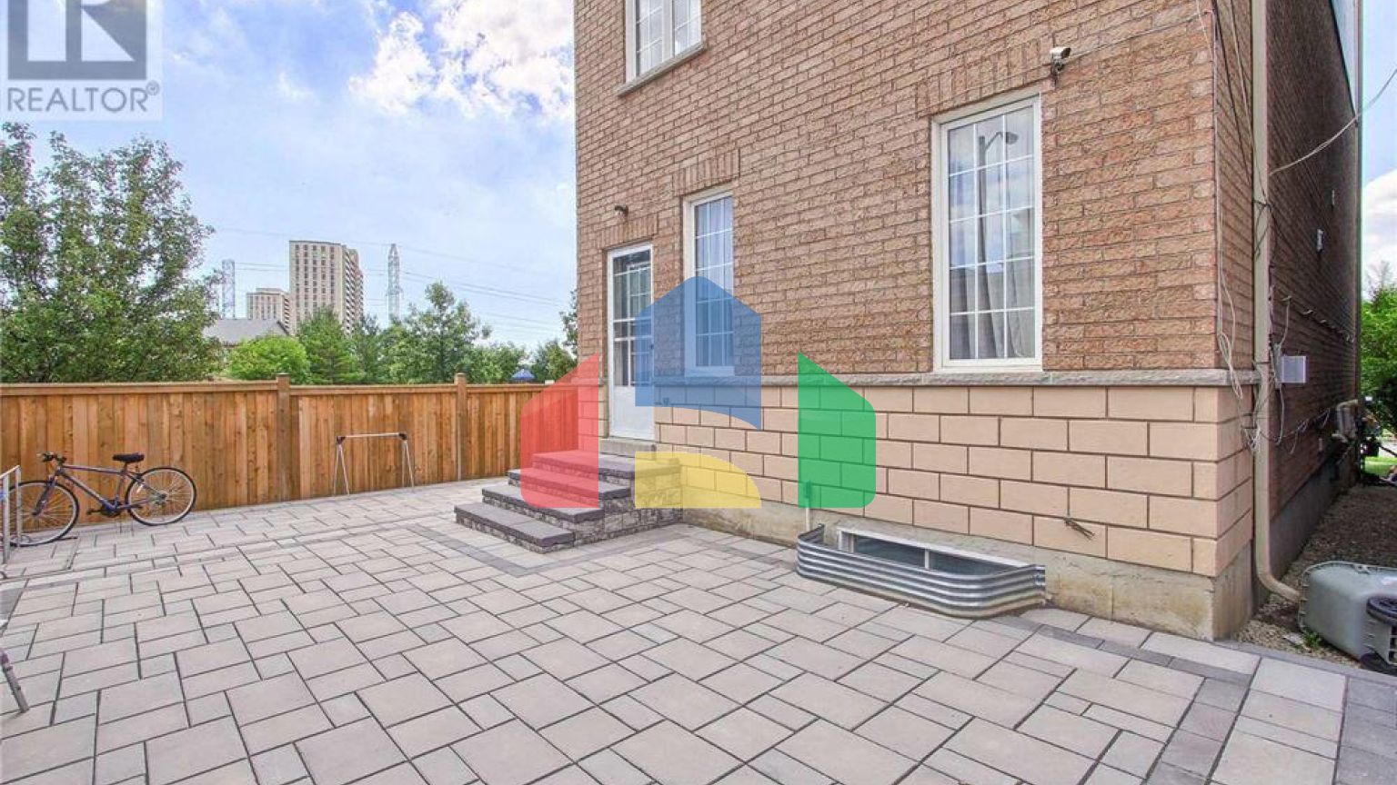 Residential - Single Family Home - Toronto, Canada - Canada