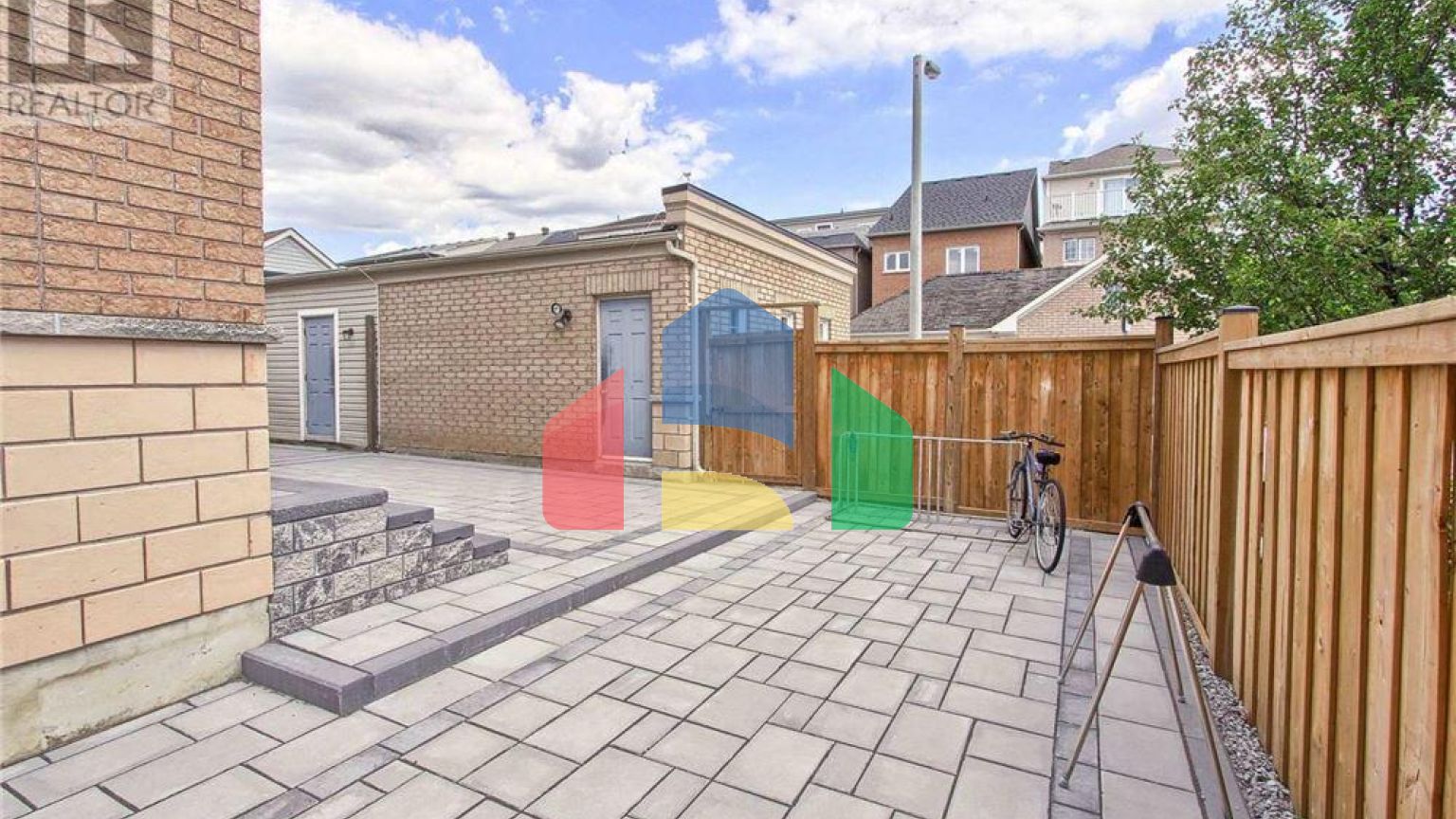 Residential - Single Family Home - Toronto, Canada - Canada