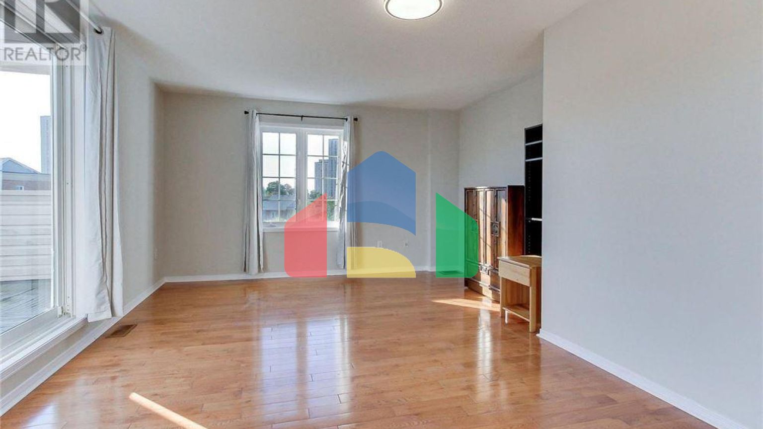 Residential - Single Family Home - Toronto, Canada - Canada