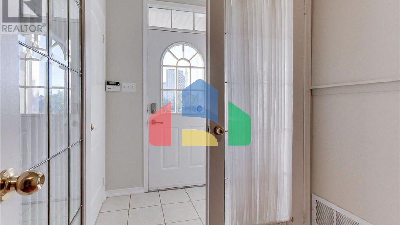 Residential - Single Family Home - Toronto, Canada - Canada