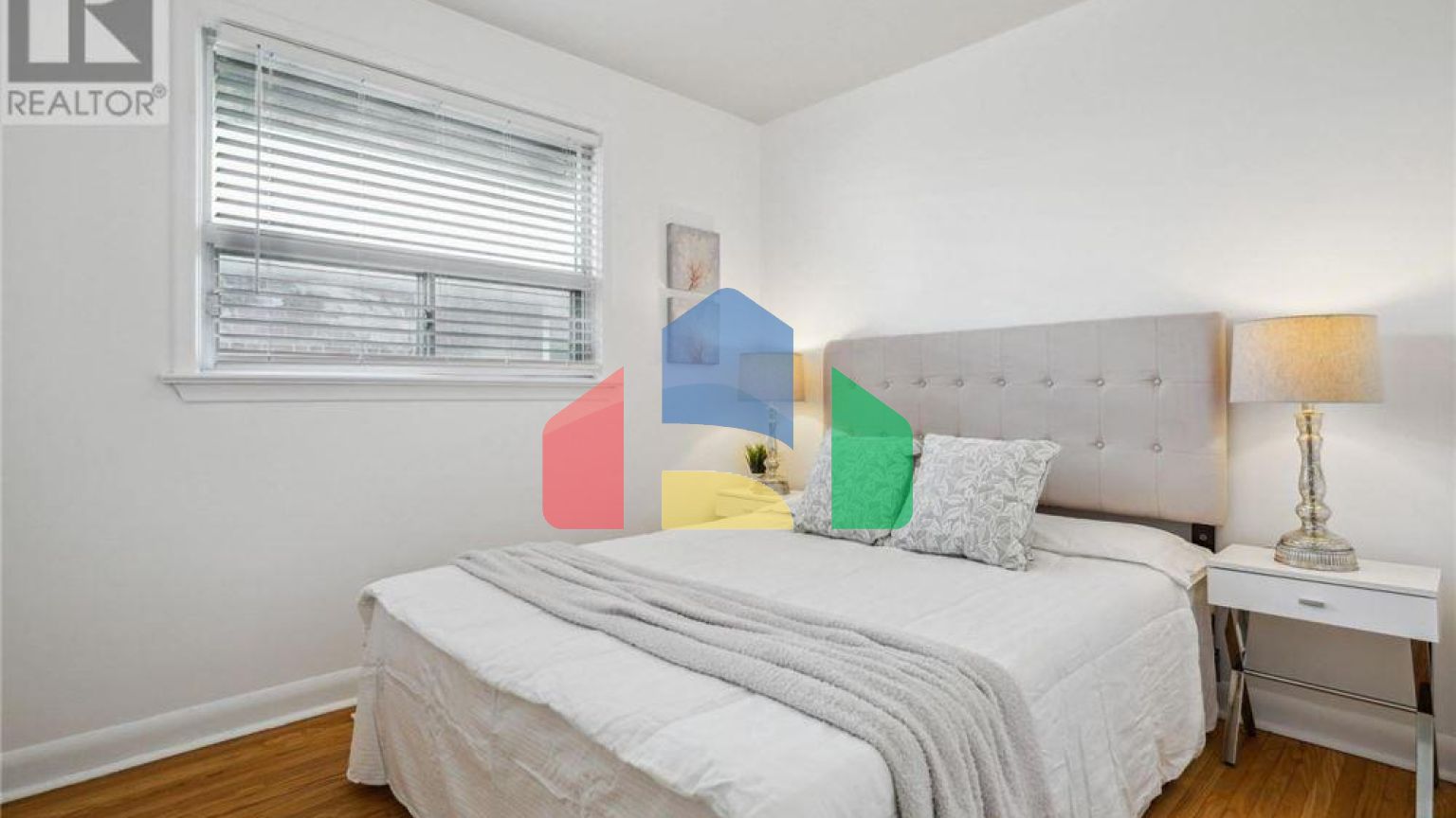 Residential - Single Family Home - Toronto, Canada - Canada