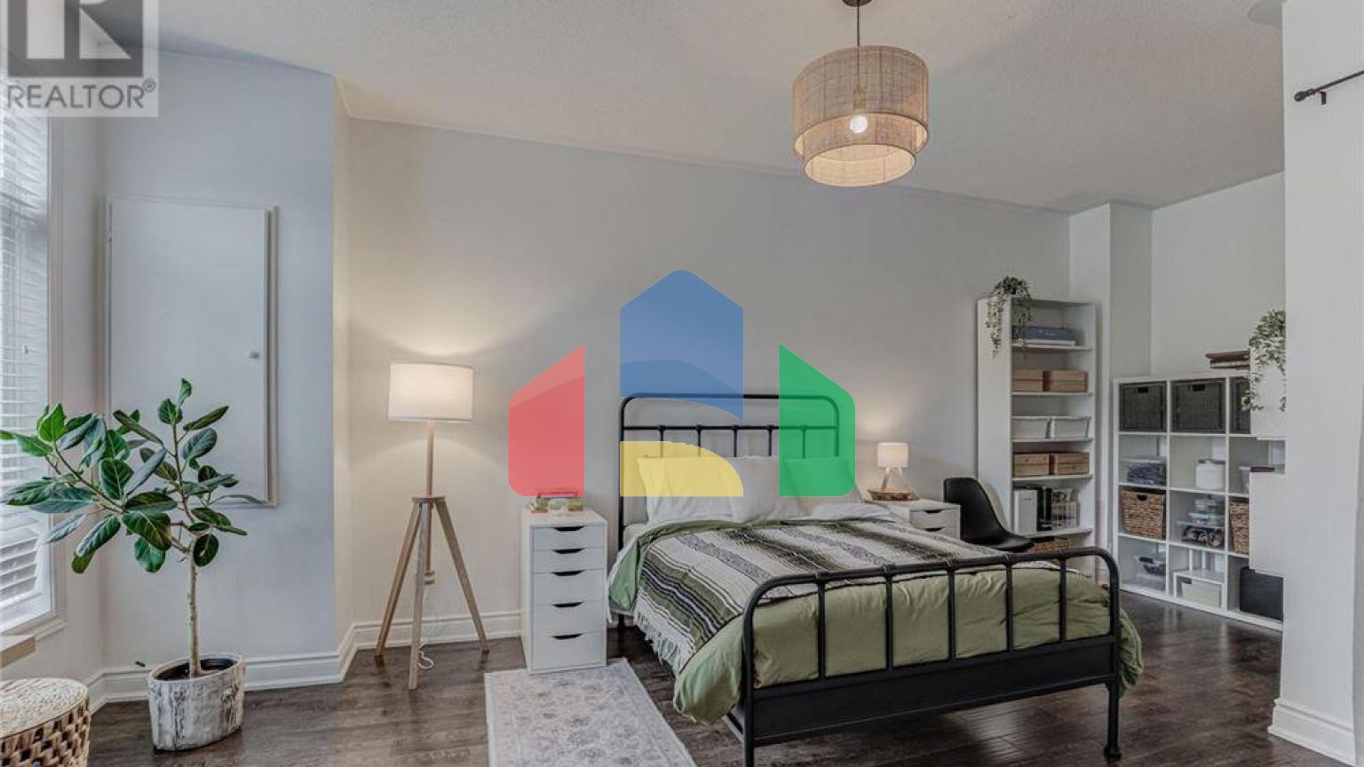 Residential - Single Family Home - Toronto, Canada - Canada