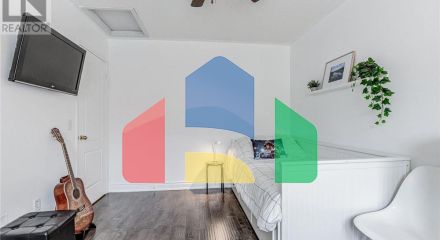 Residential - Single Family Home - Toronto, Canada - Canada