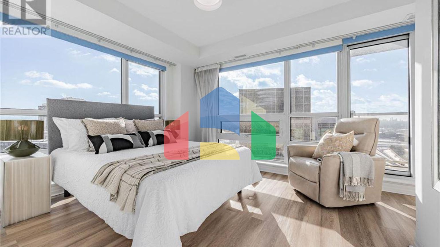 Residential - Condo/Apartment - Toronto, Canada - Canada