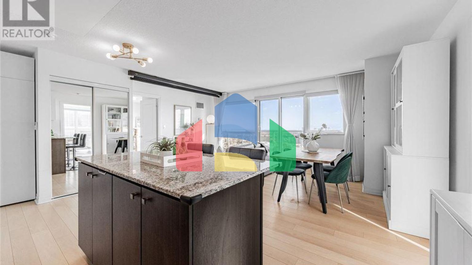 Residential - Condo/Apartment - Toronto, Canada - Canada