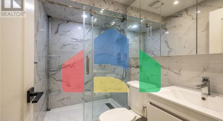 Residential - Single Family Home - Toronto, Canada - Canada