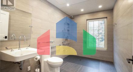 Residential - Single Family Home - Toronto, Canada - Canada