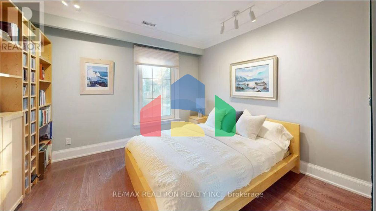 Residential - Single Family Home - Toronto, Canada - Canada