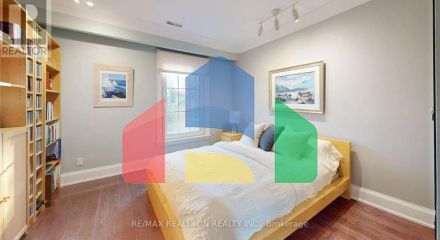 Residential - Single Family Home - Toronto, Canada - Canada