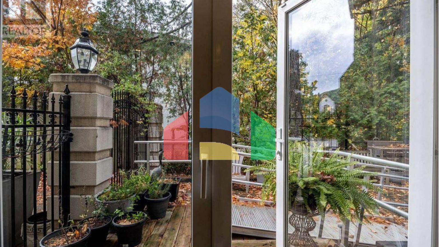 Residential - Single Family Home - Toronto, Canada - Canada