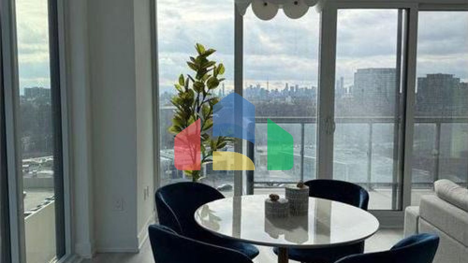 Residential - Condo/Apartment - Toronto, Canada - Canada